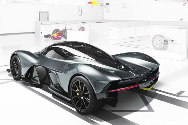 stigao-je-novi-aston-martin-am-rb-001