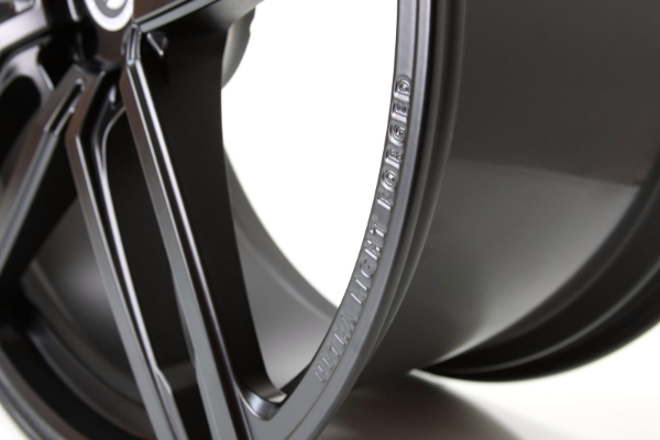 bmw-m4-gts-utegnut-do-savrsenstva