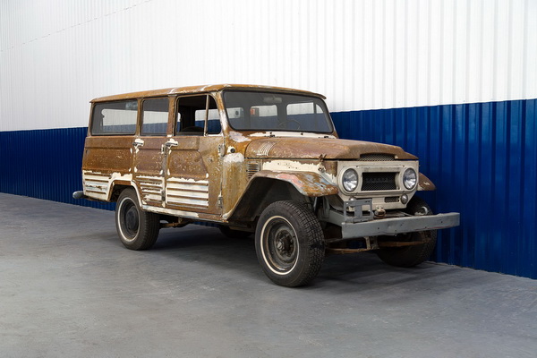 fj-i-toyota-land-cruiser