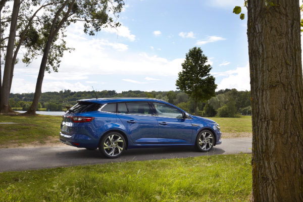 novi-renault-megane-estate