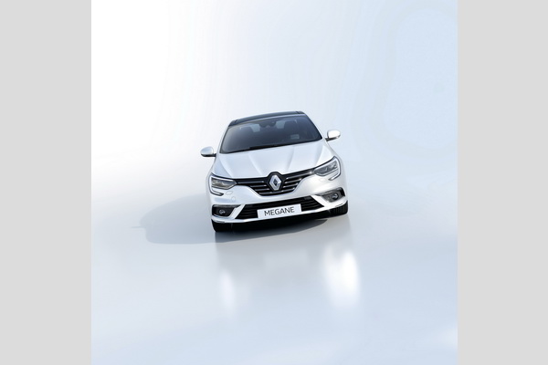 2017-renault-megane-sedan-verzija