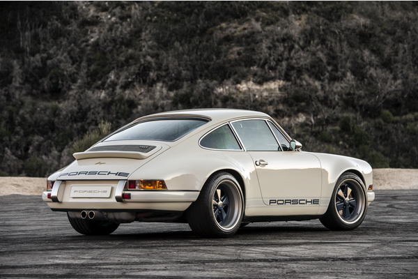 singer-donosi-newcastle-911-na-goodwood