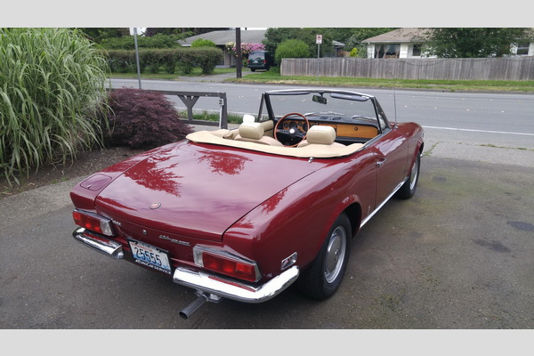 Zelite-stari-fiat-124-spider