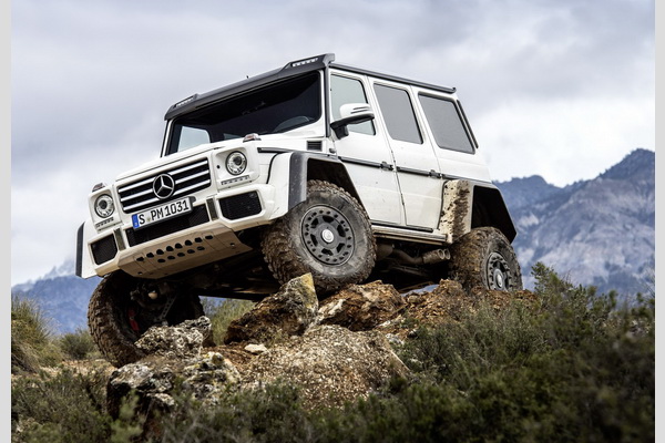 2017-mercedes-benz-g550-4x42