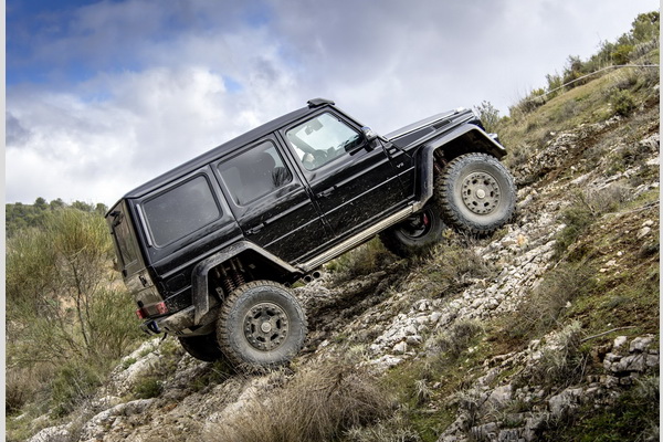 2017-mercedes-benz-g550-4x42