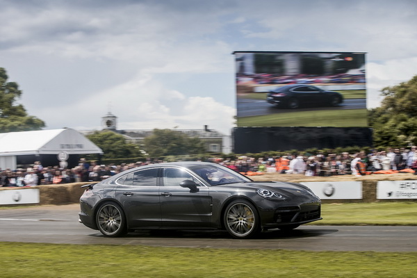 2017-porsche-panamera