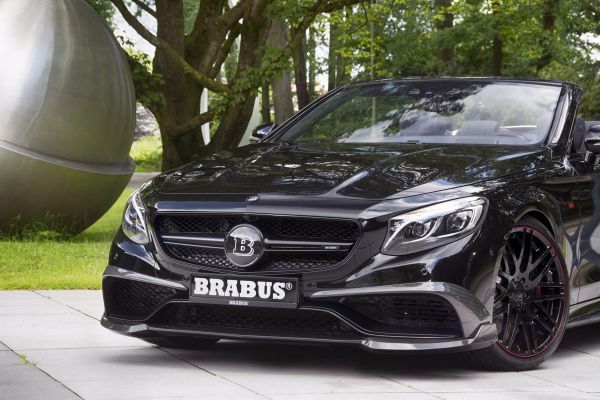 svetska-premijera-brabus-850-60-biturbo-cabrio