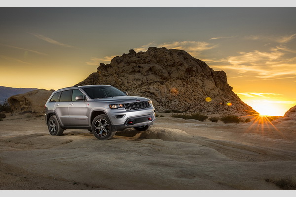 2017-jeep-grand-cherokee-trailhawk