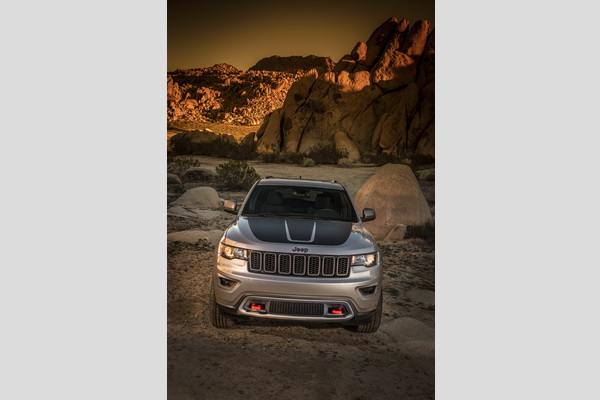 2017-jeep-grand-cherokee-trailhawk