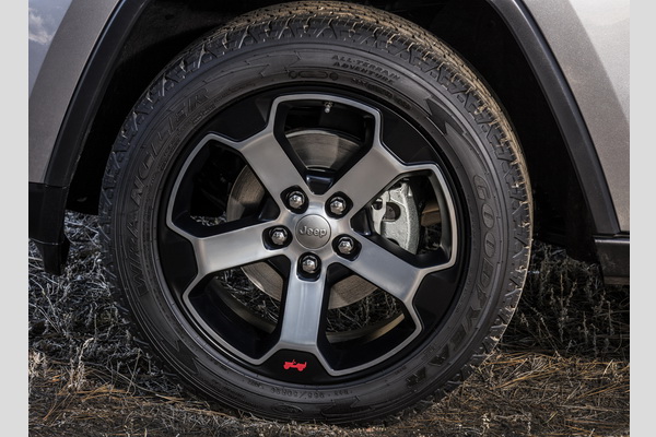 2017-jeep-grand-cherokee-trailhawk