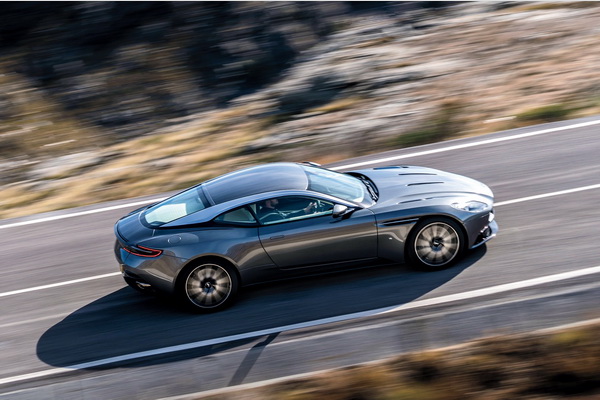 2017-aston-martin-db11-zvanicno