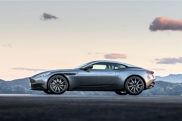 2017-aston-martin-db11-zvanicno