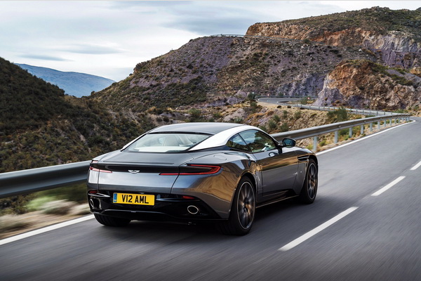 2017-aston-martin-db11-zvanicno