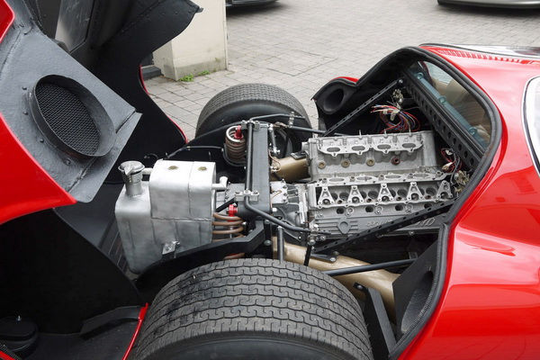 na-prodaju-alfa-romeo-33-stradale