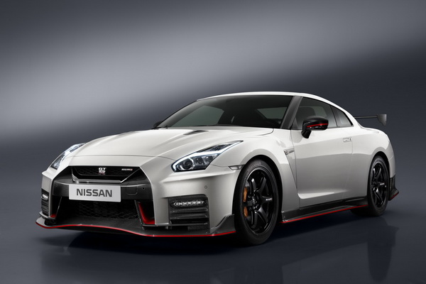 debitovao-2017-nissan-gt-r-nismo