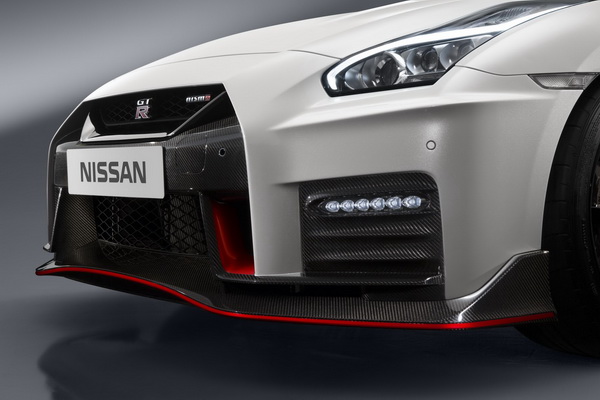 debitovao-2017-nissan-gt-r-nismo