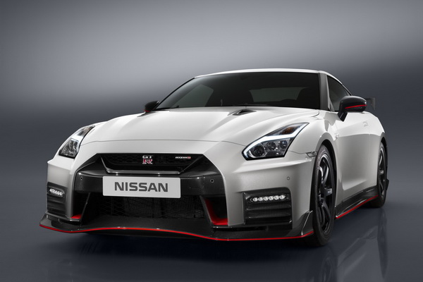 debitovao-2017-nissan-gt-r-nismo