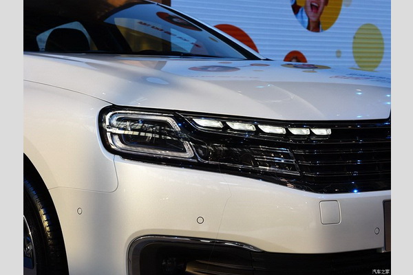 novi-citroen-c6-galerija-i-detalji