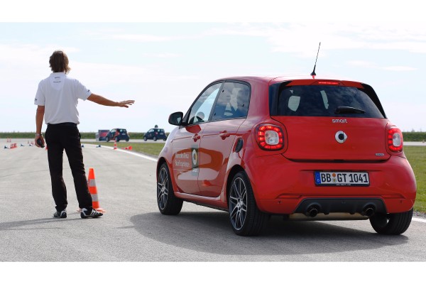 dogadjaj-za-sve-ljubitelje-mercedes-benz-automobila