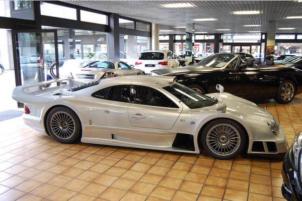 mercedes-benz-clk-gtr-na-aukciji