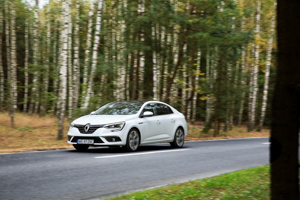 renault-megane-sedan