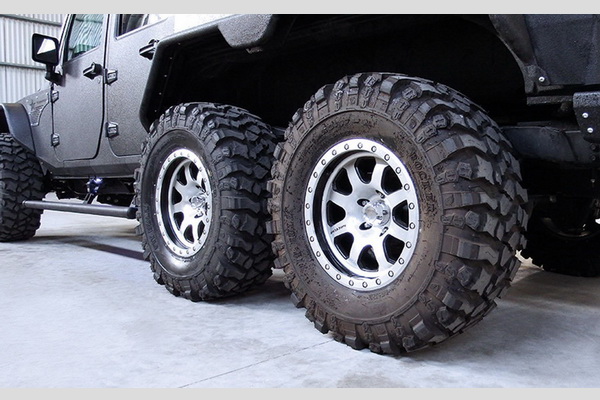 kinezi-prave-wrangler-6x6