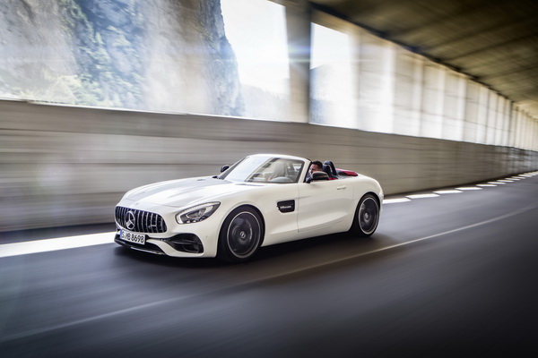 konacno-otkriven-mercedes-amg-gt-roadster