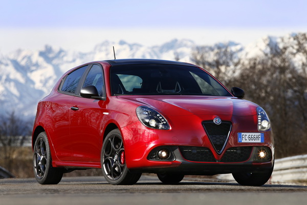 alfa-romeo-na-medjunarodnom-sajmu-automobila-u-parizu