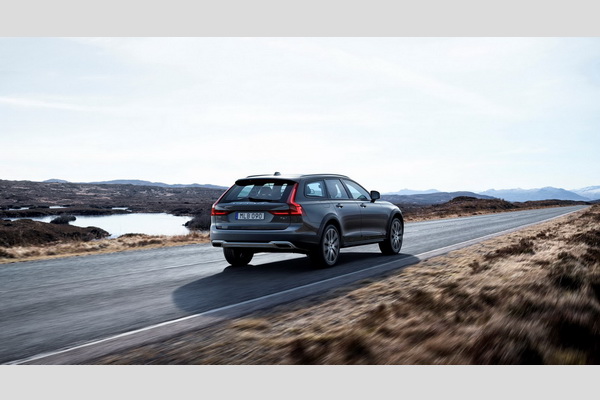 volvo-v90-cross-country