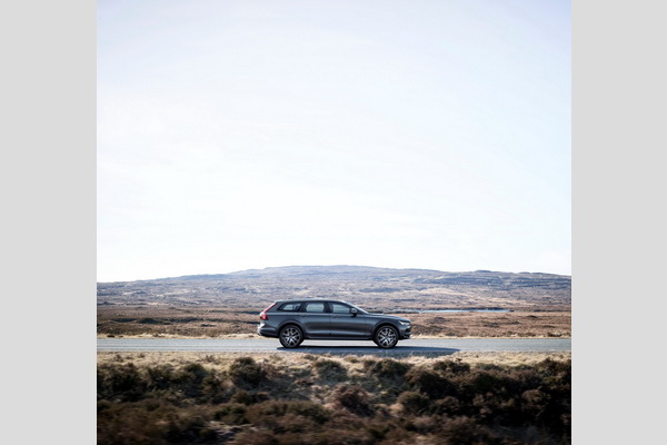 volvo-v90-cross-country