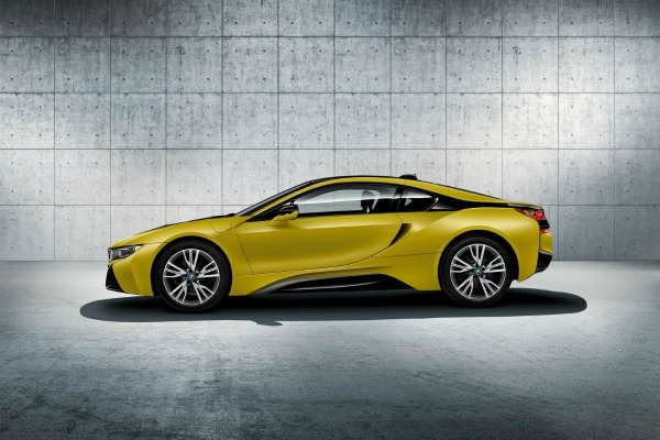 bmw-i8-protonic-frozen-yellow-edition