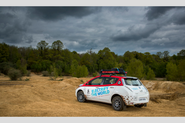 leaf-all-terrain-elektricni-reli-automobil