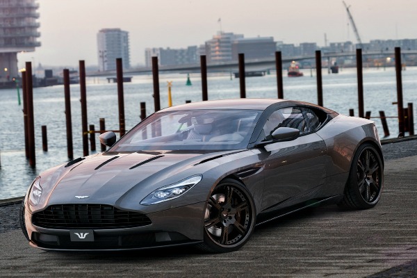 aston-martin-db11-na-visokim-crnim-tockovima