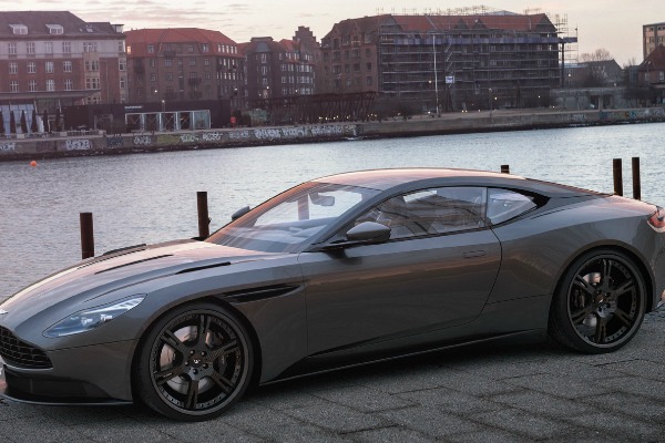 aston-martin-db11-na-visokim-crnim-tockovima