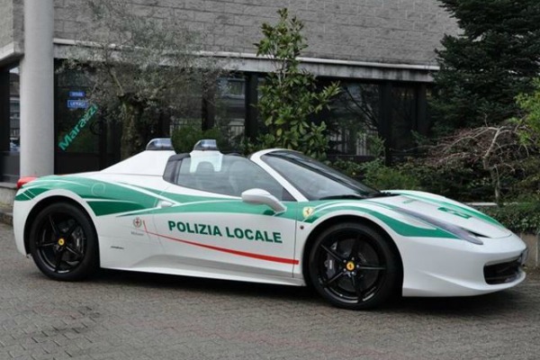 milanska-policija-konfiskovala-ferrari