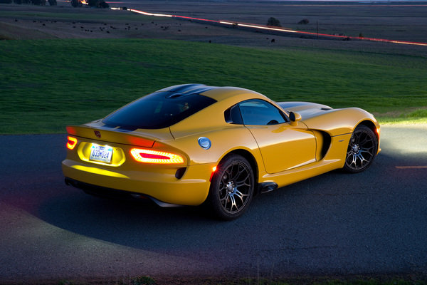 Sta-je-20-godina-za-dodge-viper