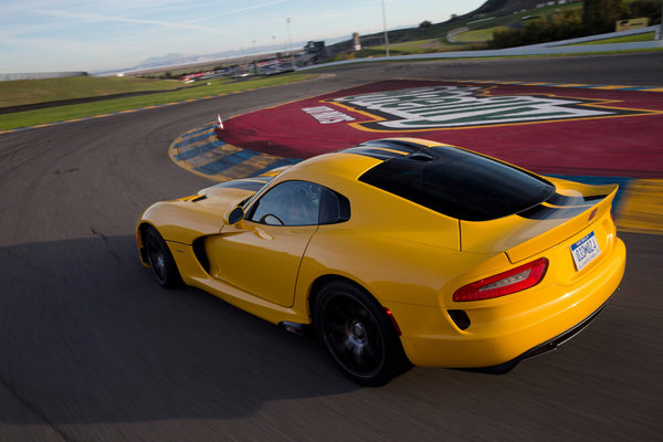 Sta-je-20-godina-za-dodge-viper