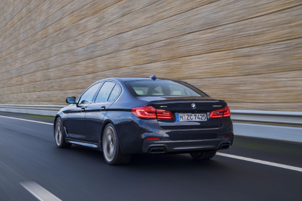 bmw-otkriva-nove-detalje-o-m550i-moedelu