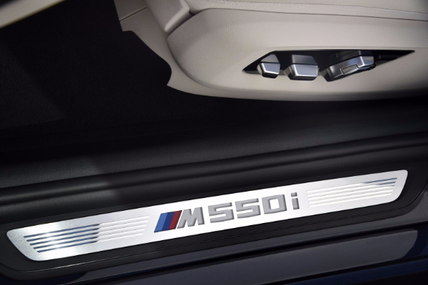 bmw-otkriva-nove-detalje-o-m550i-moedelu