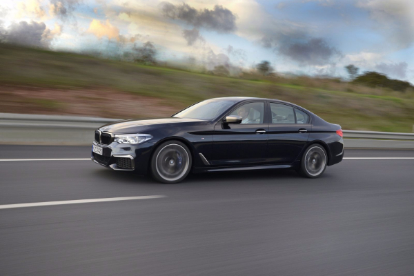 bmw-otkriva-nove-detalje-o-m550i-moedelu