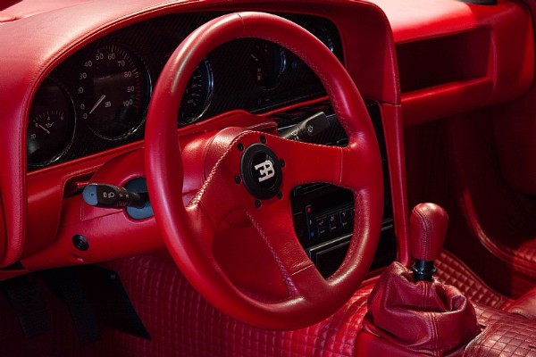 ultra-retki-bugatti-eb110-ss