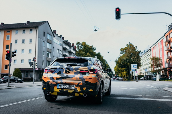 novi-bmw-x2-u-ekspediciji-kroz-urbanu-dzunglu