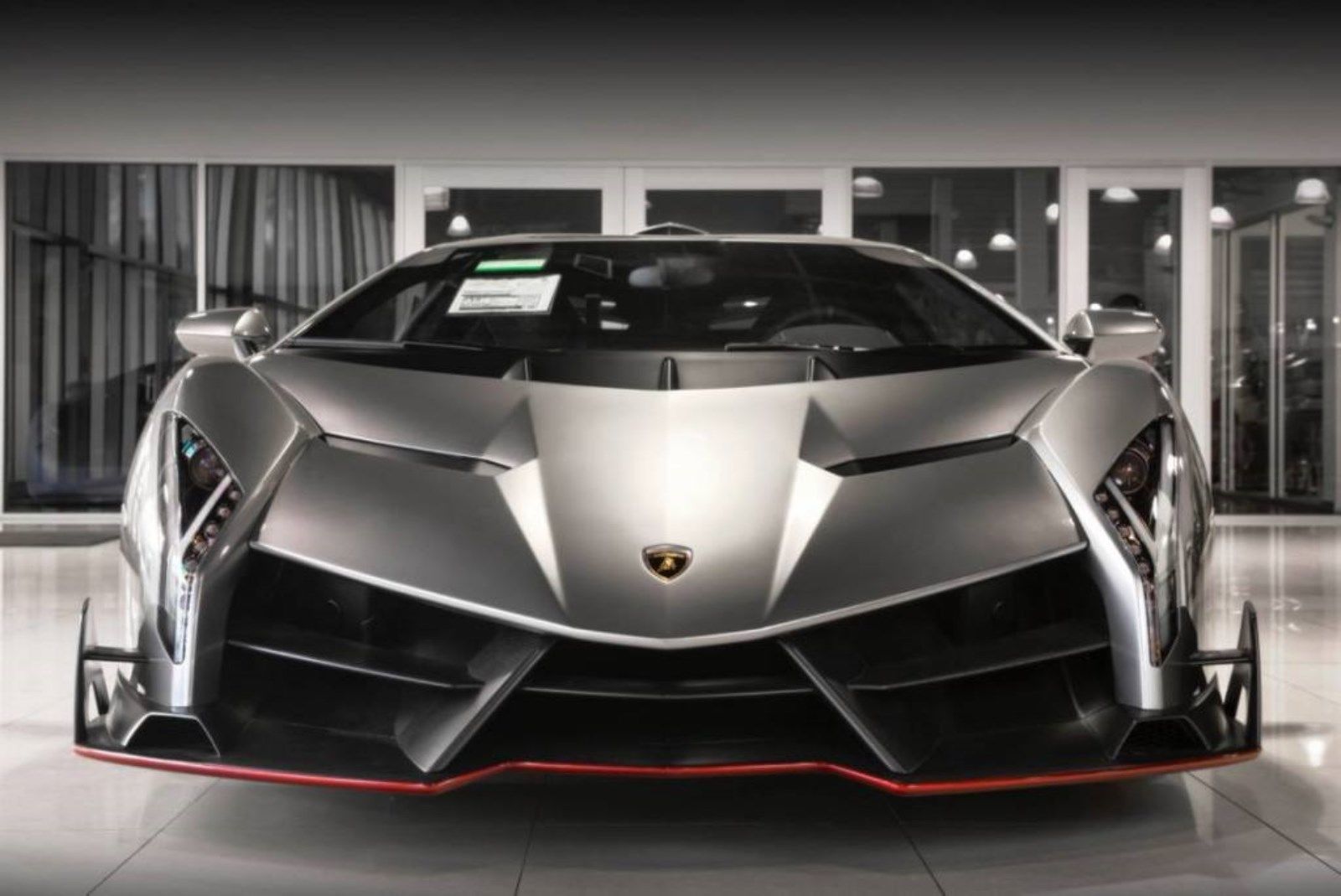 neko-zahteva-7876325€-za-nov-lamborghini-veneno-