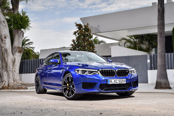 zvanicno-je-predstavljen-novi-bmw-m5