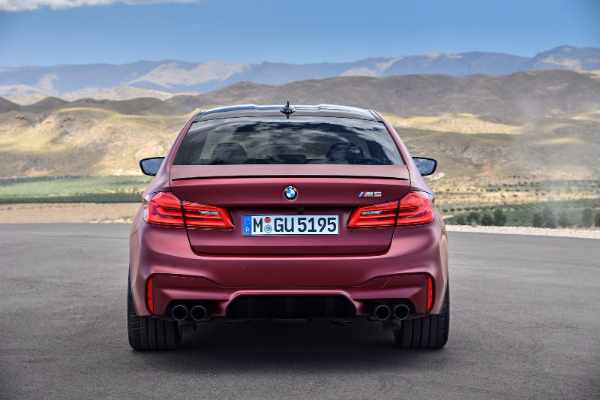 zvanicno-je-predstavljen-novi-bmw-m5