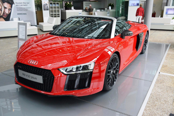 audi-r8-spyder-v10-plus-u-punom-sjaju