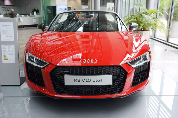 audi-r8-spyder-v10-plus-u-punom-sjaju