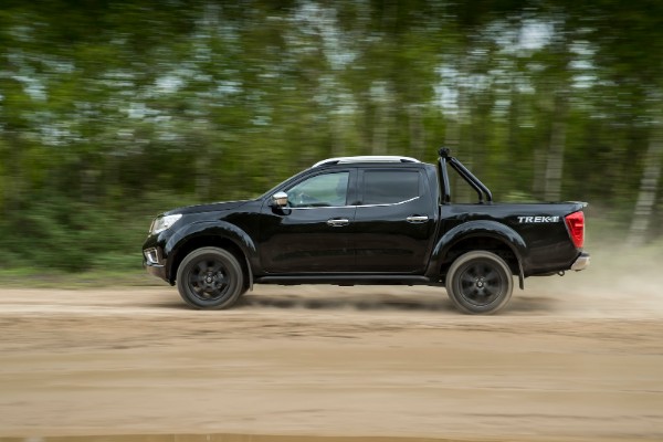 nissan-navara-trek-1°-specijalno-izdanje