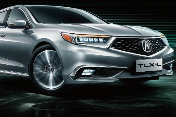 acura-tlx-l-pred-kineskim-debijem