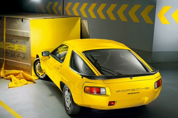 srecan-40-rodjendan-modelu-porsche-928